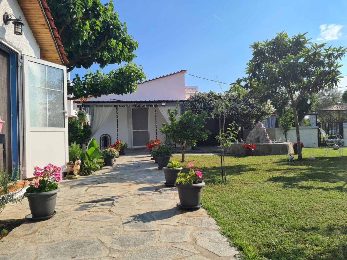 Mom'S Seaside Home Karianí Exterior foto